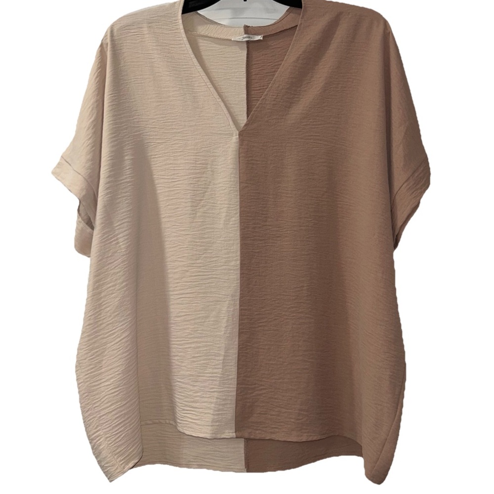 Jodifl Two Tone V Neckline Top Women’s Small